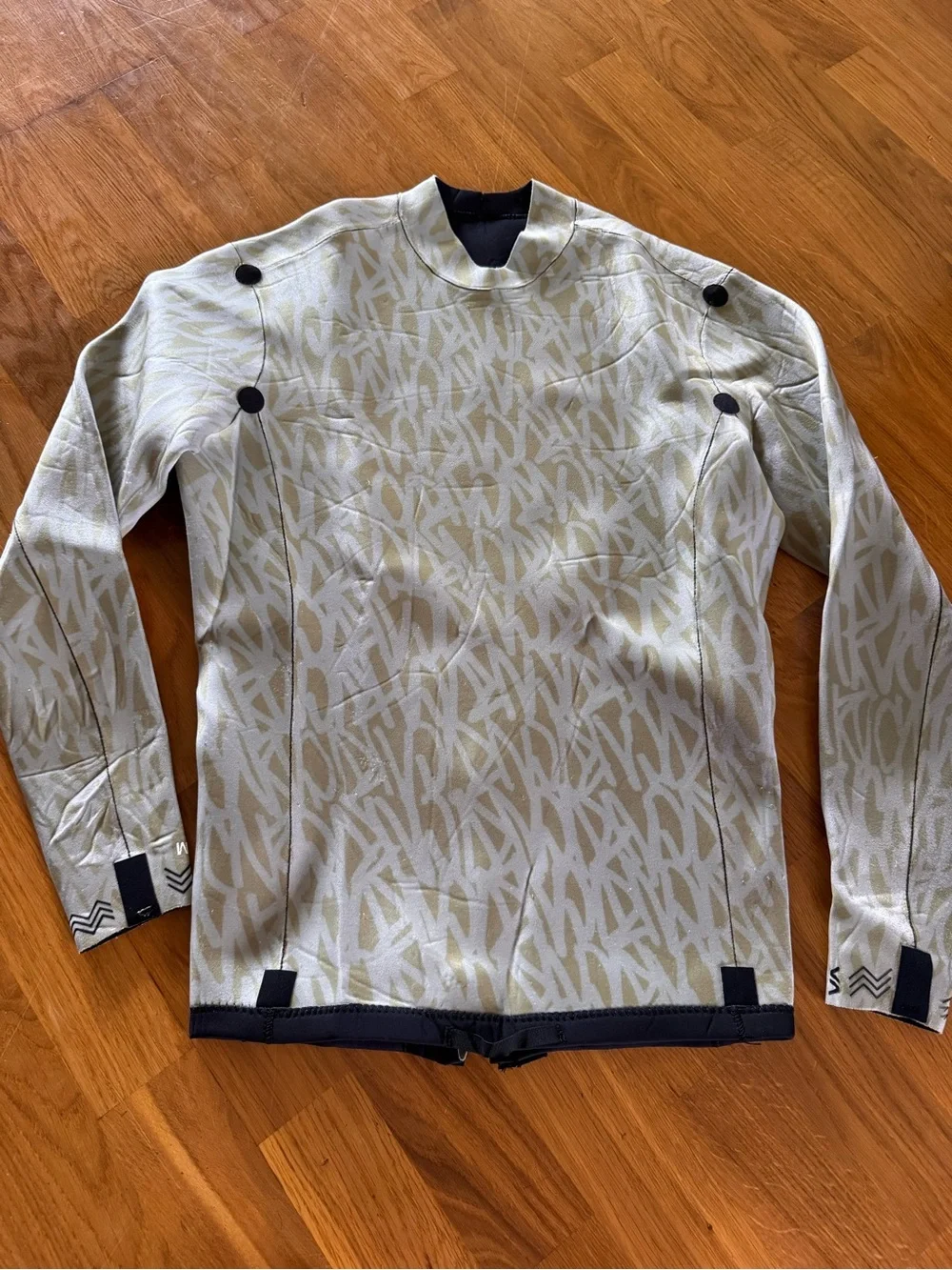 RVCA 2mm Reversible Pullover Wetsuit Jacket size Med